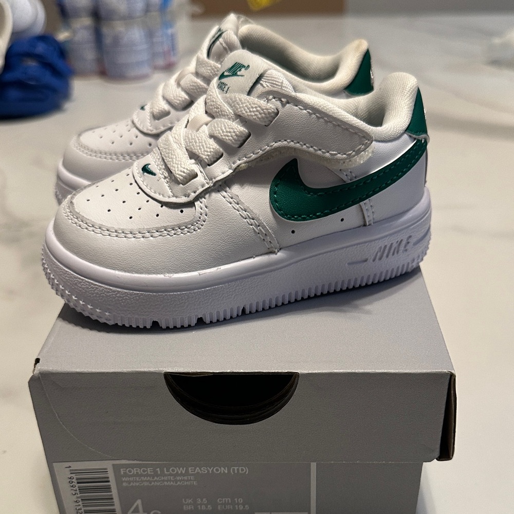 Nike Kids White and Green Sneakers